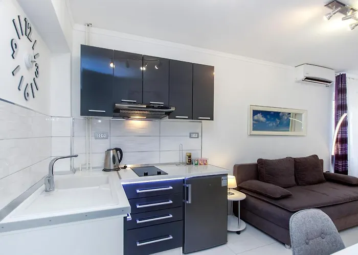 Seaside, Free Parking Σίμπενικ